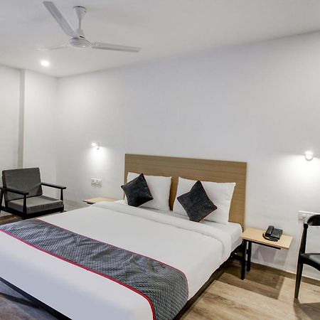 Super Townhouse Rcc Majestic 397 Lb Nagar Hotell Hyderabad Eksteriør bilde