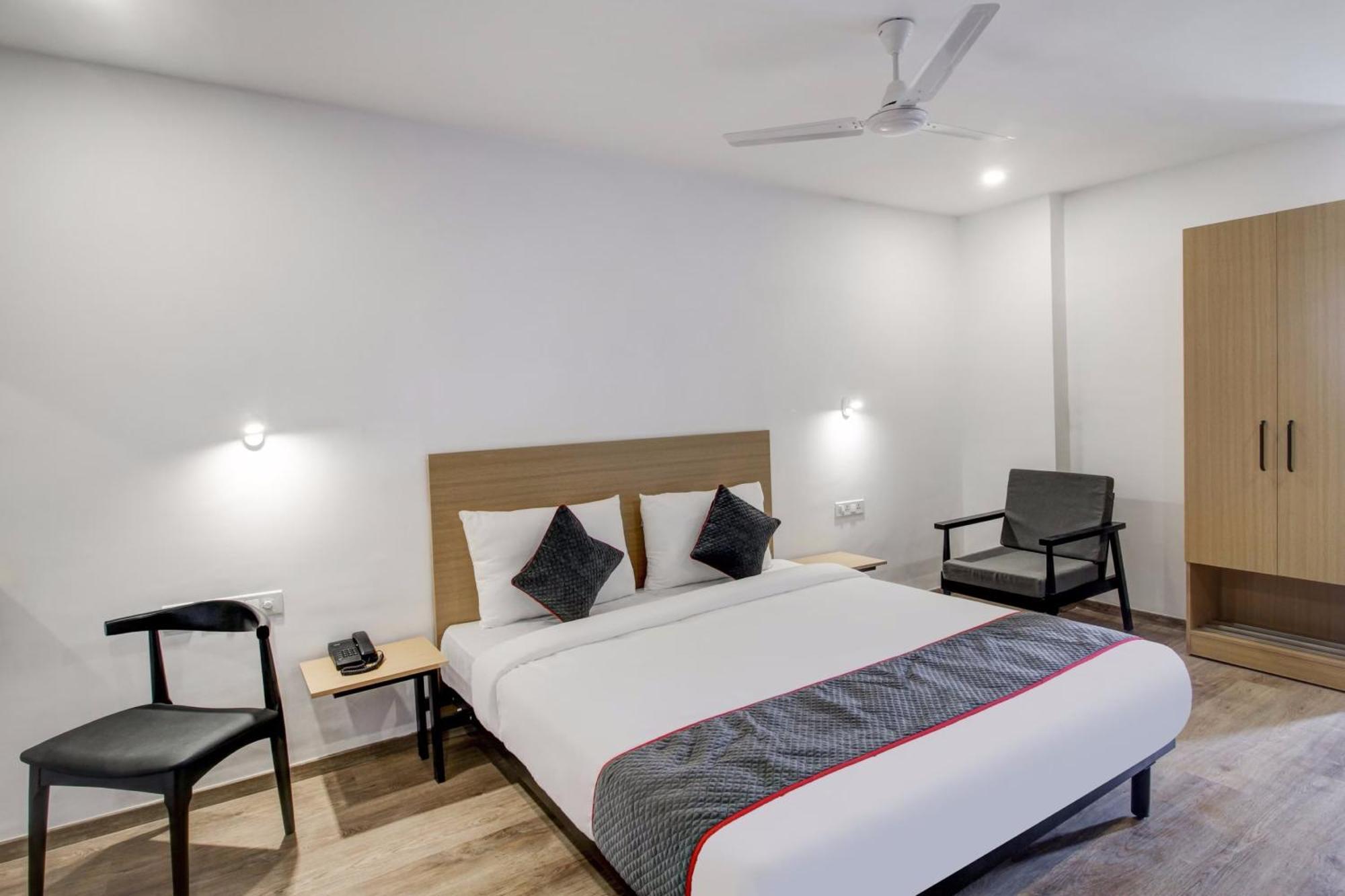 Super Townhouse Rcc Majestic 397 Lb Nagar Hotell Hyderabad Eksteriør bilde