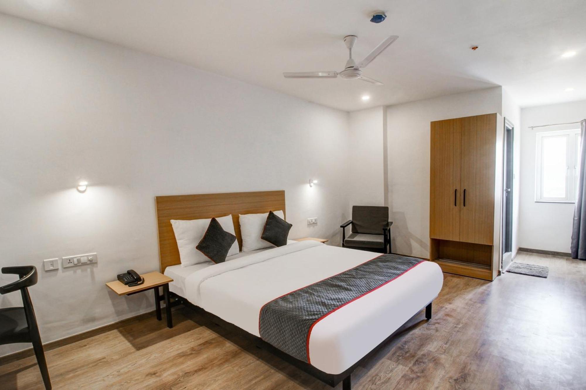 Super Townhouse Rcc Majestic 397 Lb Nagar Hotell Hyderabad Eksteriør bilde