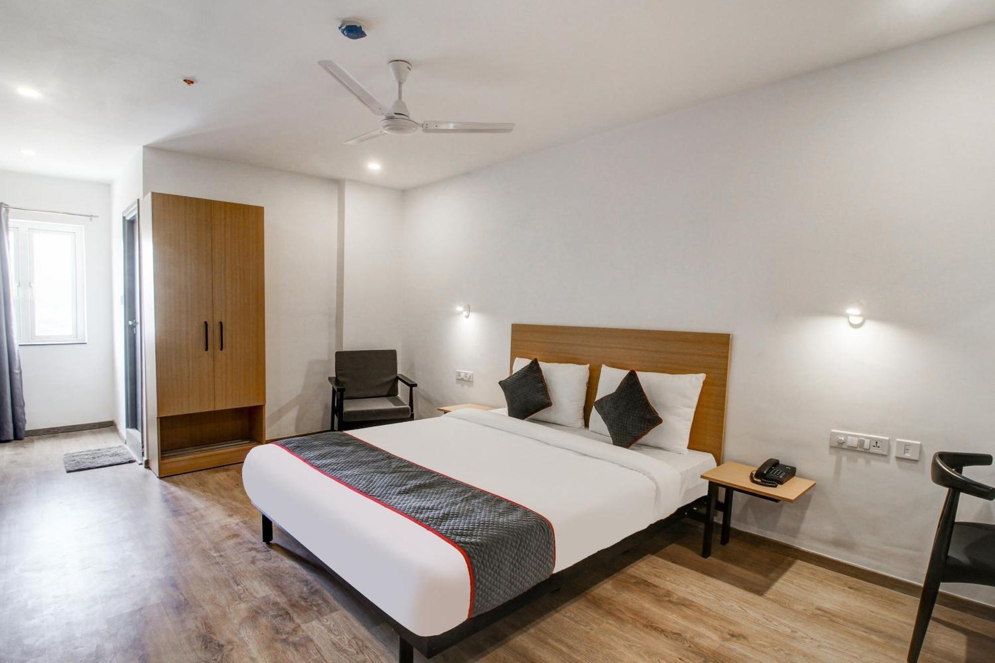 Super Townhouse Rcc Majestic 397 Lb Nagar Hotell Hyderabad Eksteriør bilde