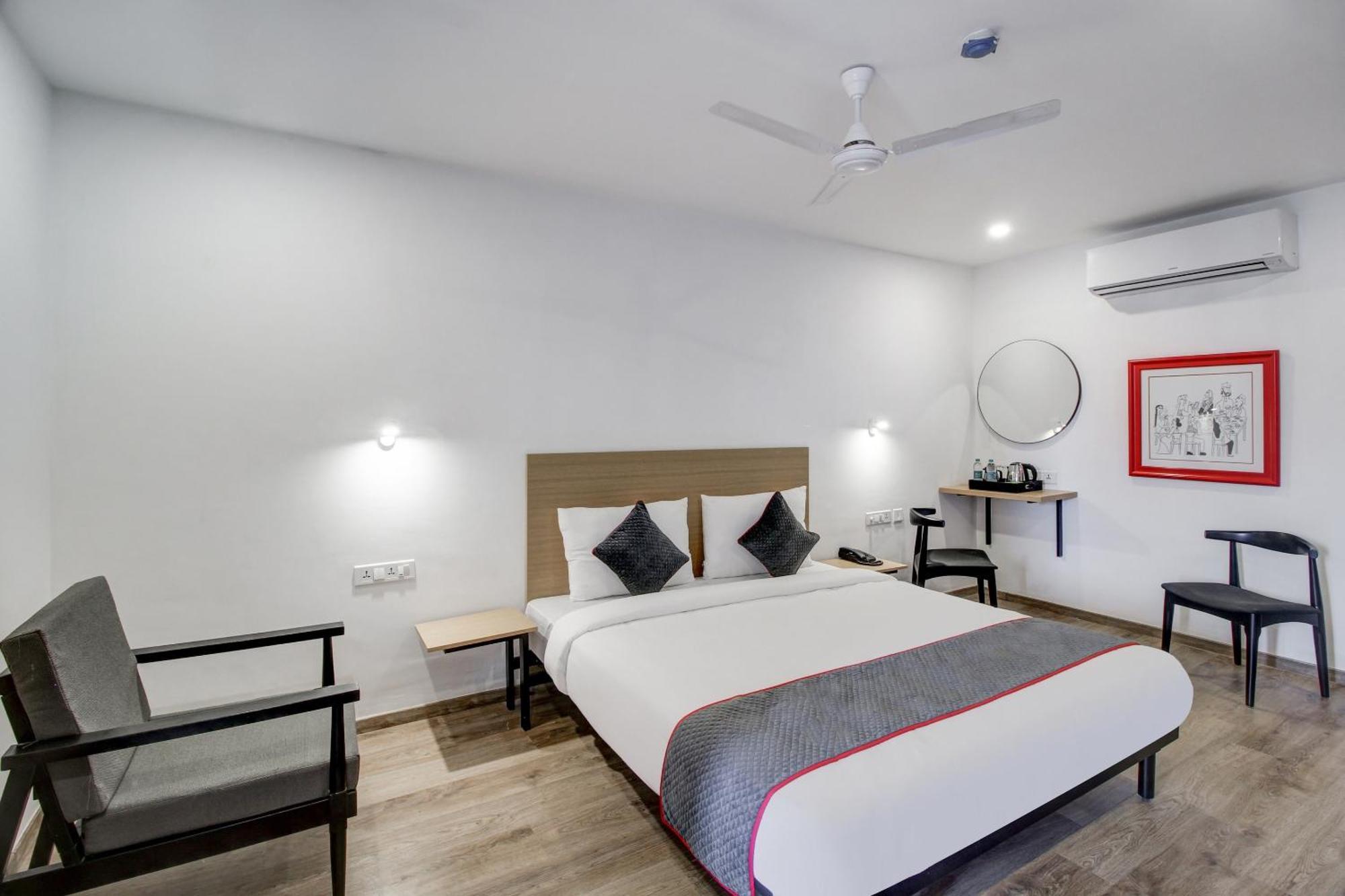 Super Townhouse Rcc Majestic 397 Lb Nagar Hotell Hyderabad Eksteriør bilde