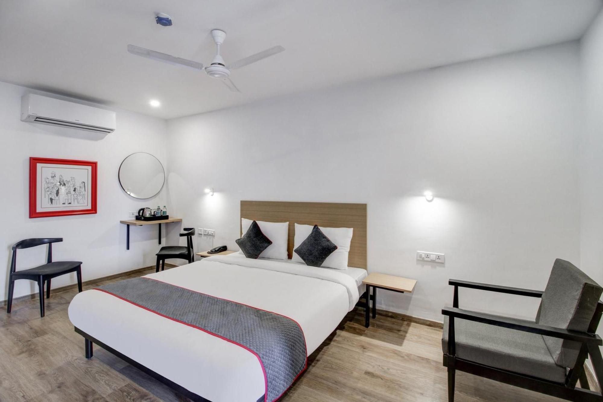 Super Townhouse Rcc Majestic 397 Lb Nagar Hotell Hyderabad Eksteriør bilde