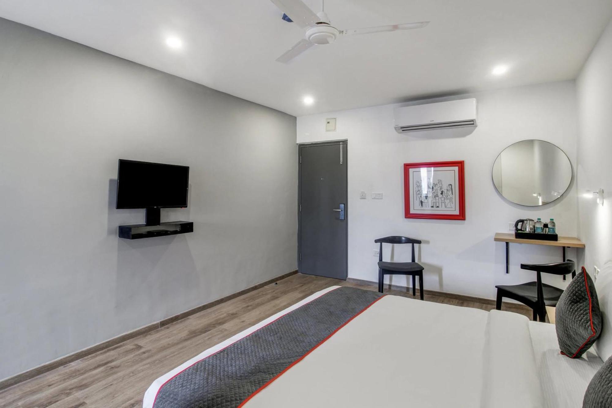 Super Townhouse Rcc Majestic 397 Lb Nagar Hotell Hyderabad Eksteriør bilde