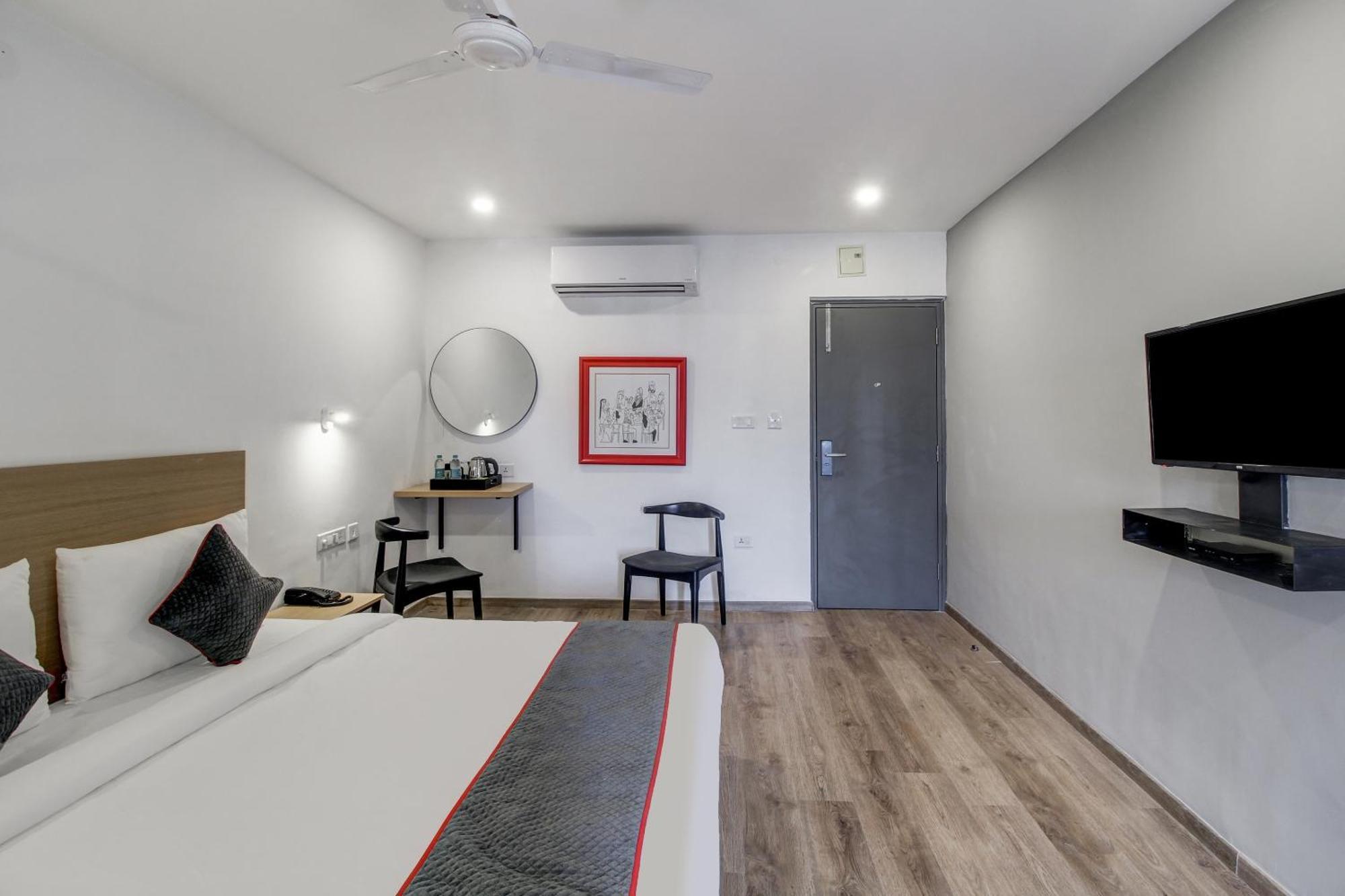 Super Townhouse Rcc Majestic 397 Lb Nagar Hotell Hyderabad Eksteriør bilde