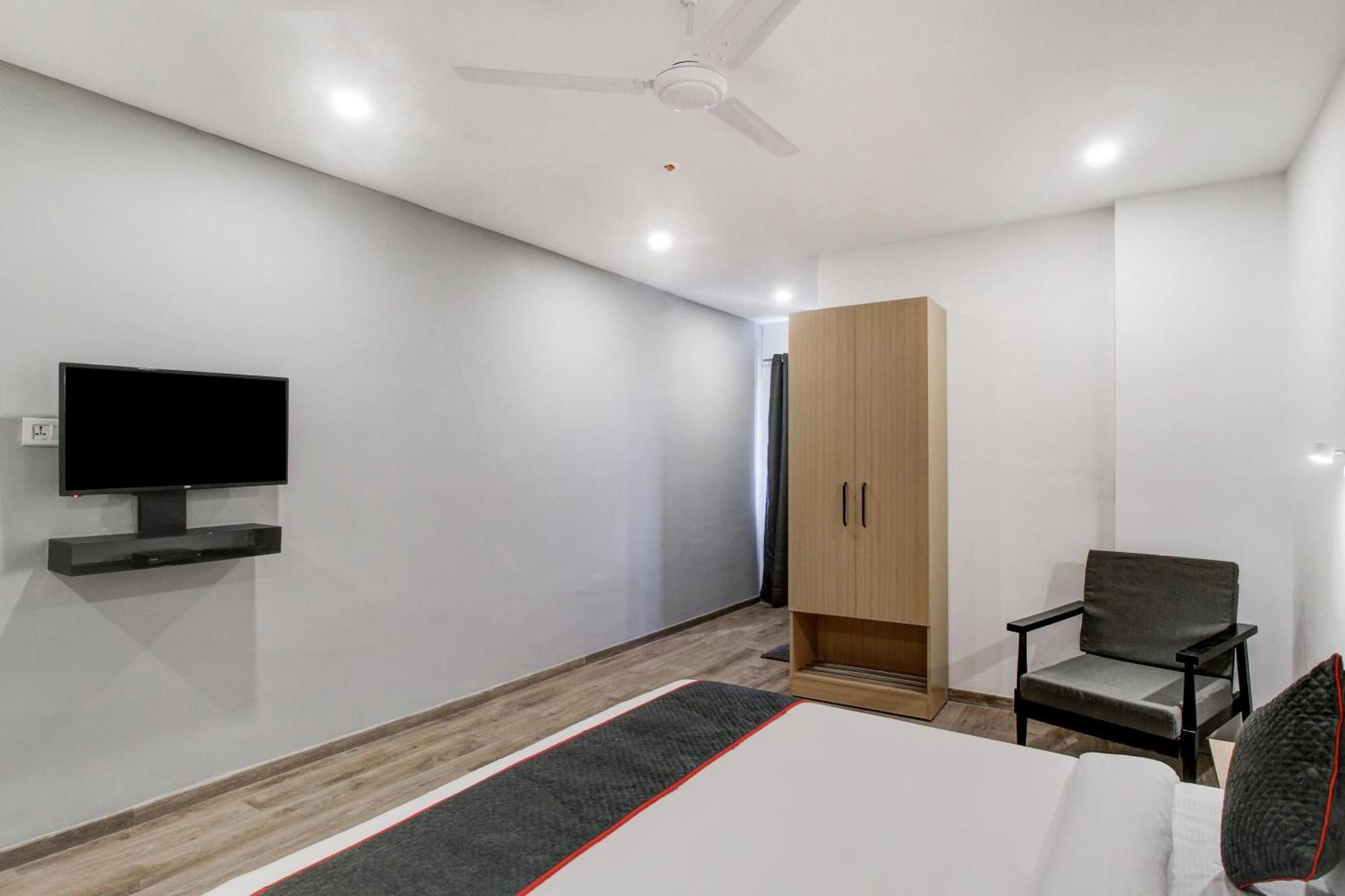 Super Townhouse Rcc Majestic 397 Lb Nagar Hotell Hyderabad Eksteriør bilde