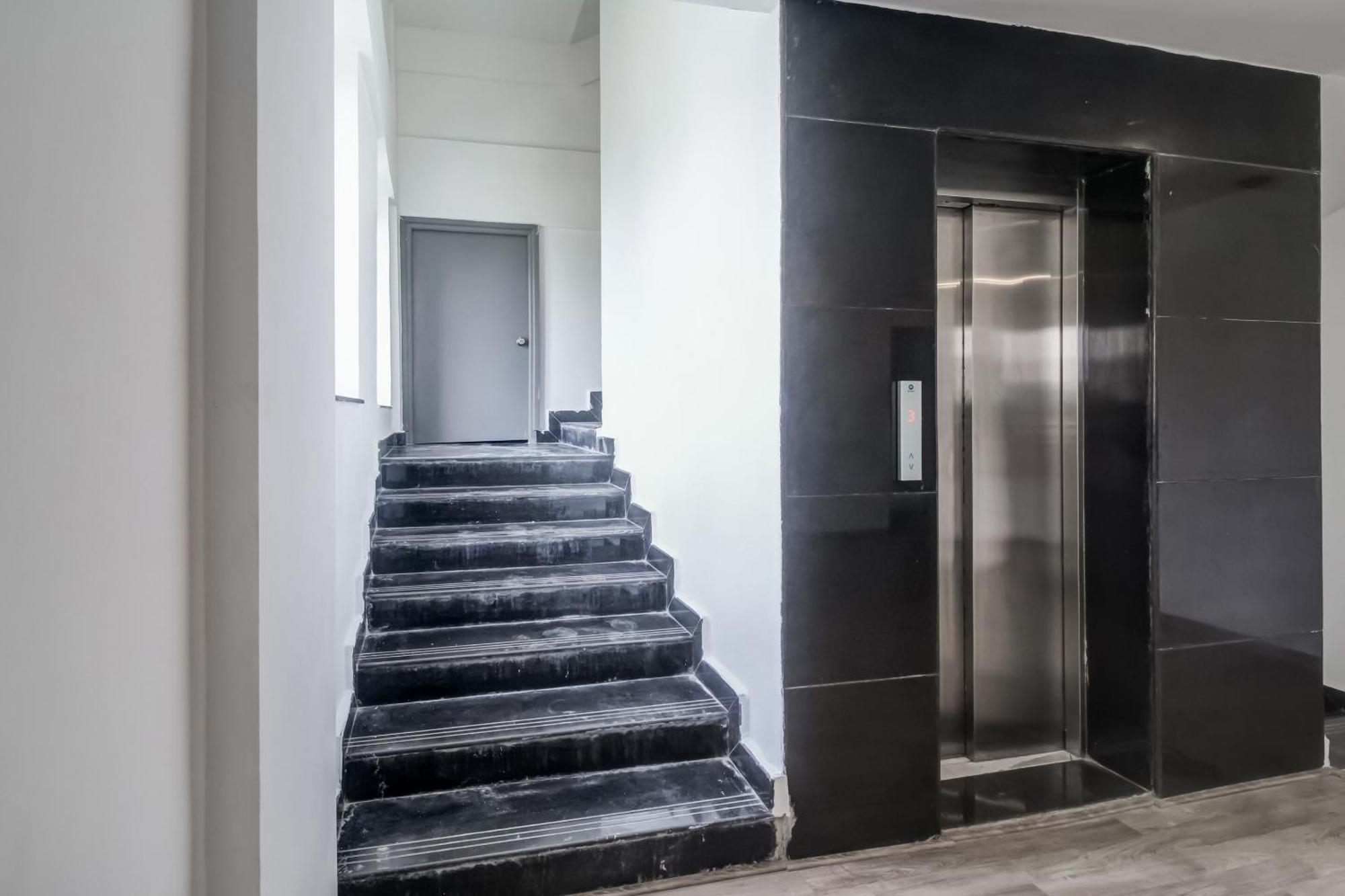 Super Townhouse Rcc Majestic 397 Lb Nagar Hotell Hyderabad Eksteriør bilde