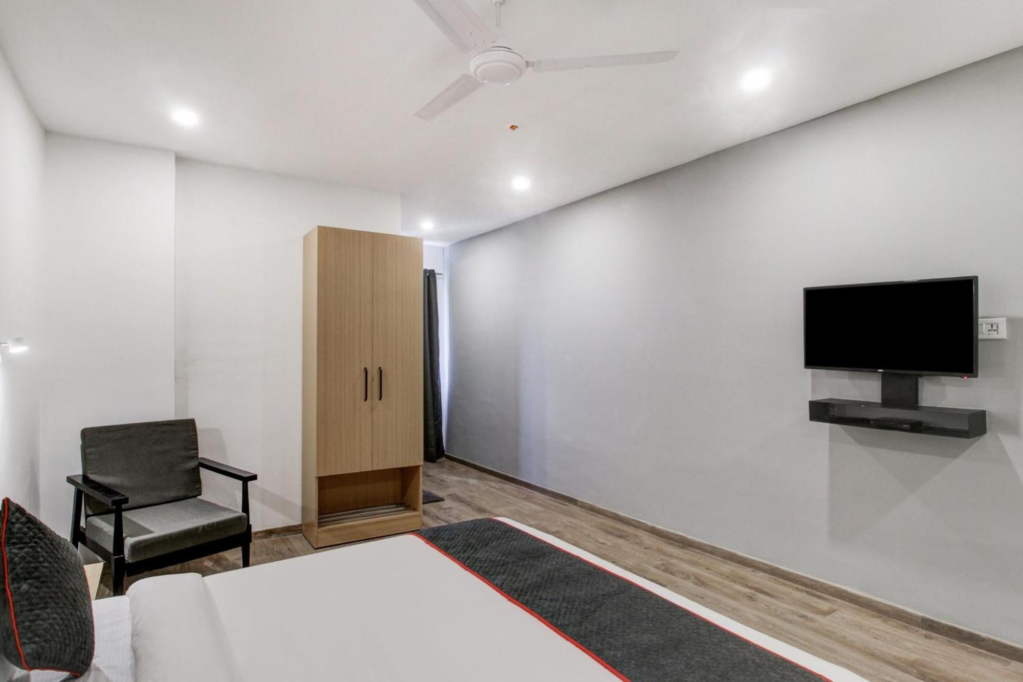 Super Townhouse Rcc Majestic 397 Lb Nagar Hotell Hyderabad Eksteriør bilde