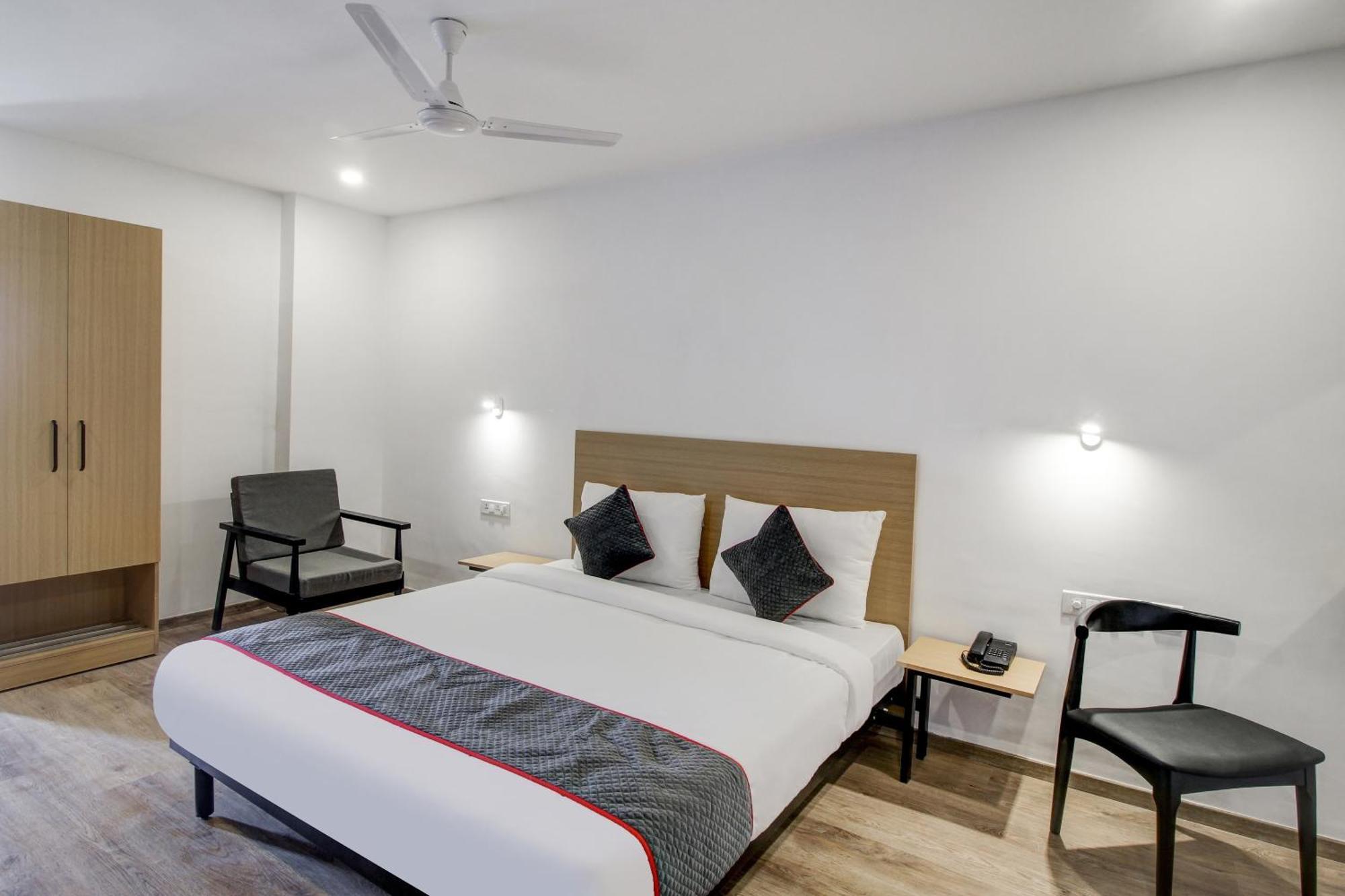 Super Townhouse Rcc Majestic 397 Lb Nagar Hotell Hyderabad Eksteriør bilde