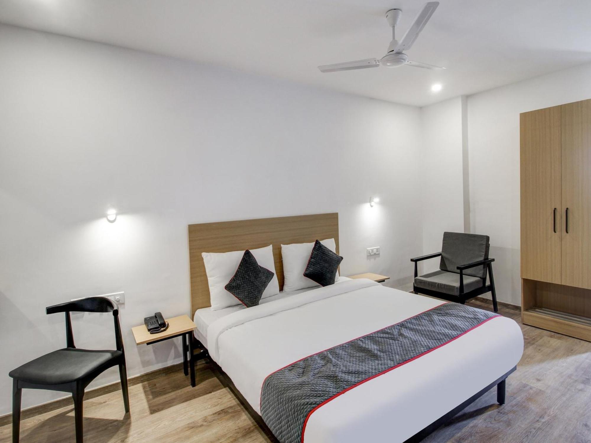 Super Townhouse Rcc Majestic 397 Lb Nagar Hotell Hyderabad Eksteriør bilde